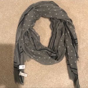👑 4 for $25 👑 NWOT loft polka dot scarf in grey